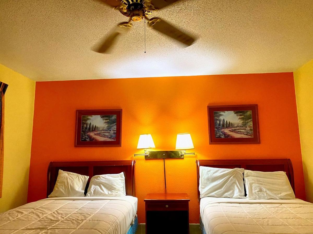 American Best Inn By Oyo I-35 Perry Near Lake Mcmurtry Экстерьер фото
